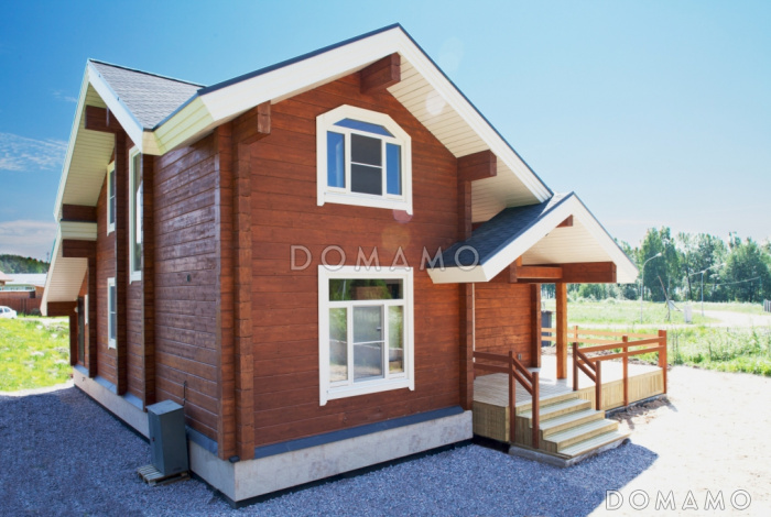 Проект деревянного дома из клееного бруса с просторной прихожей