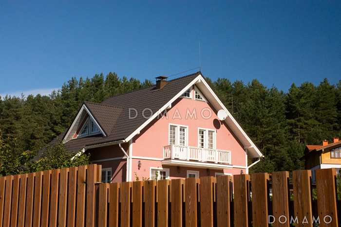 Проект кирпичного дома с большой открытой террасой