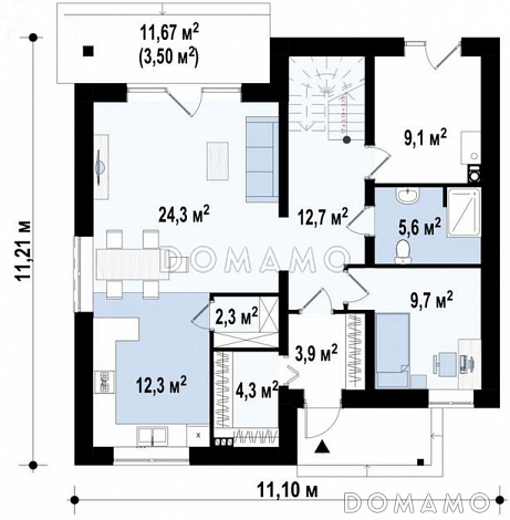 Проект загородного дома с террасой и балконом, кладовыми, просторной ванной с окном на втором этаже / План 1 этажа